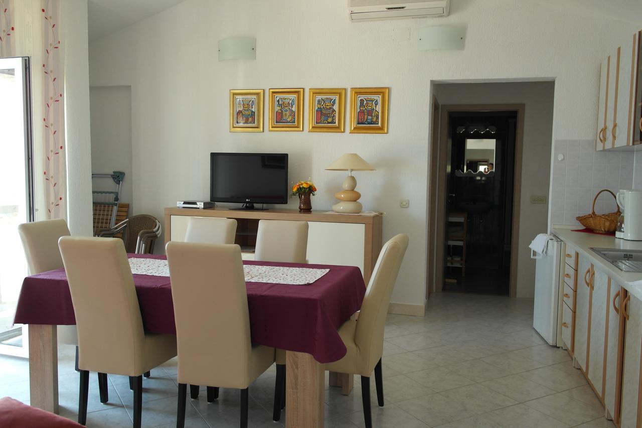Apartments Racic Bol Extérieur photo
